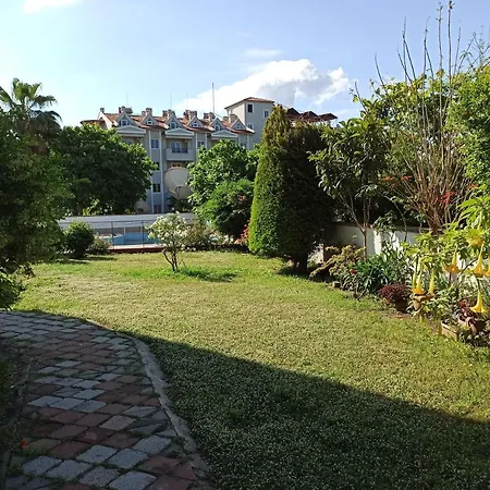 Marmaris'te Doğa Manzaralı Ev Marmaris